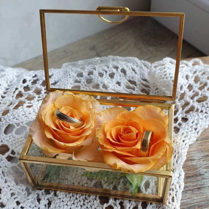 Coffret verre transparent laiton doré porte-alliances cérémonie mariage