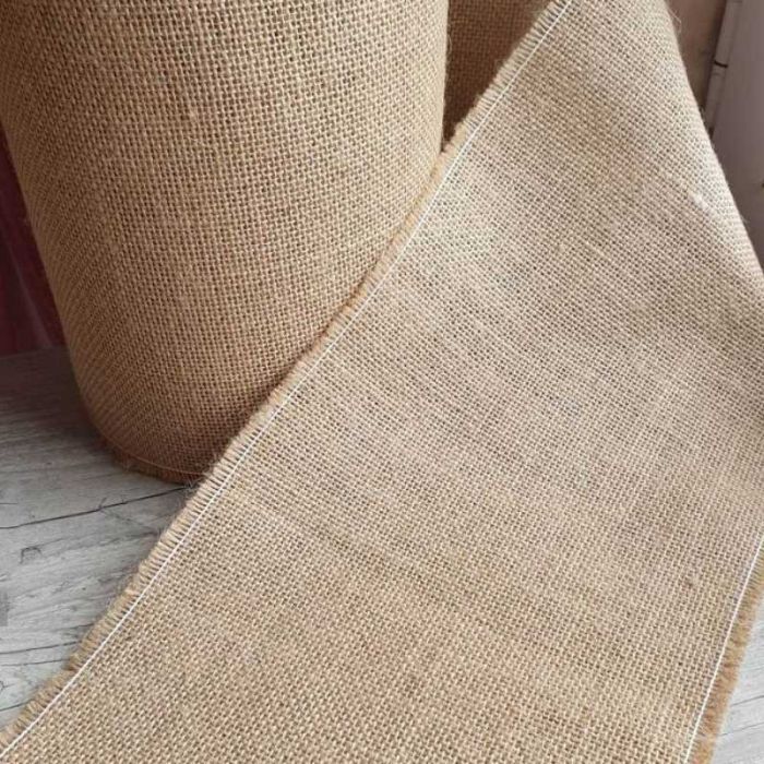 Toile de jute naturelle au mètre, pour chemin de table.