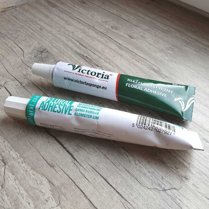 Colles florales pour fixation de végétaux