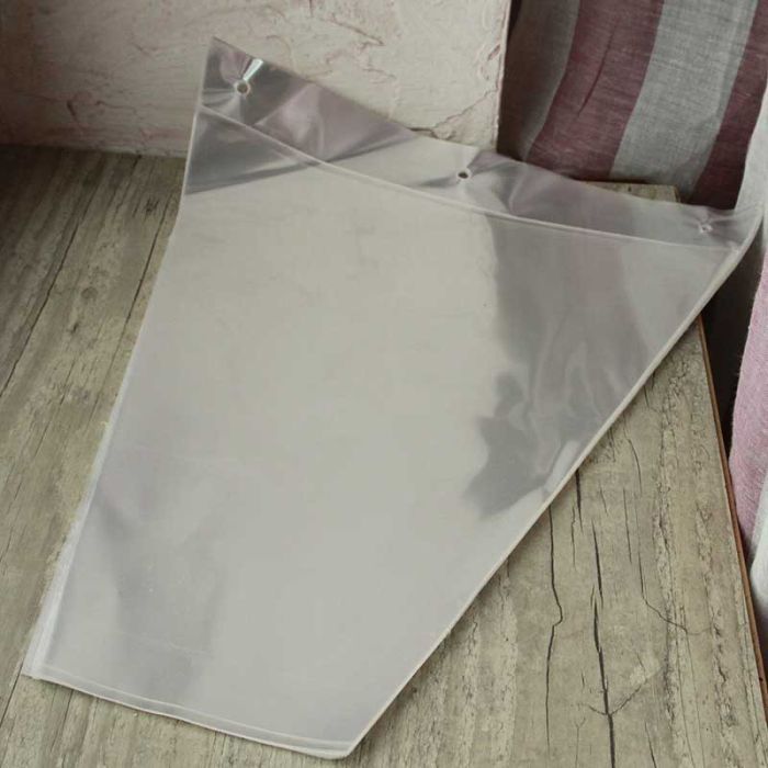 Pochette conique transparente pour emballer une plante en pot ou un bouquet de fleurs