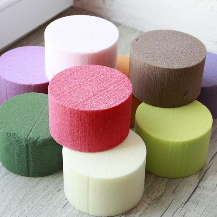 Cylindres de mousse florale Oasis en couleur et vert classique, 8 cm de diamètre