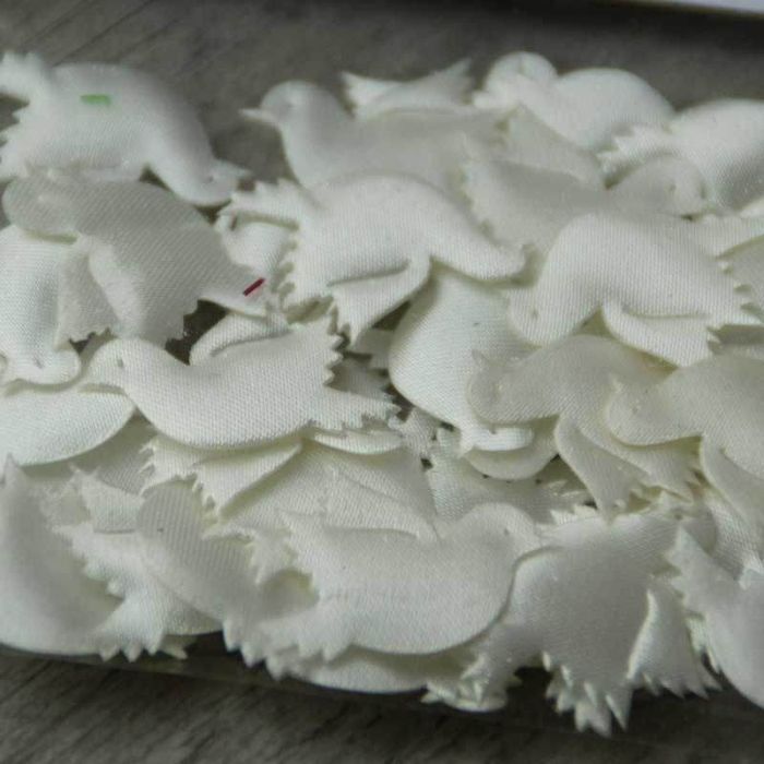 Mini colombe mariage en tissu satin