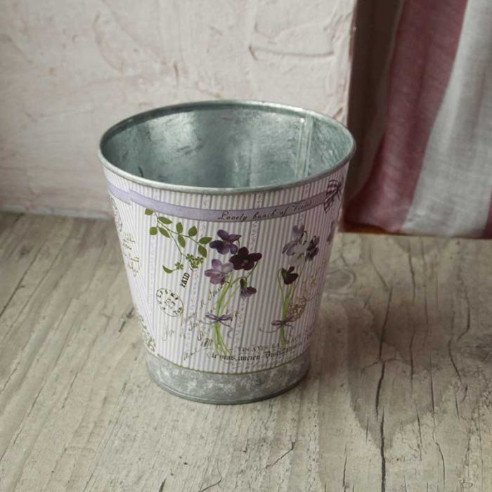 Pot zinc décor printemps