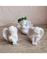 Petits anges en résine blanche pour décoration céleste